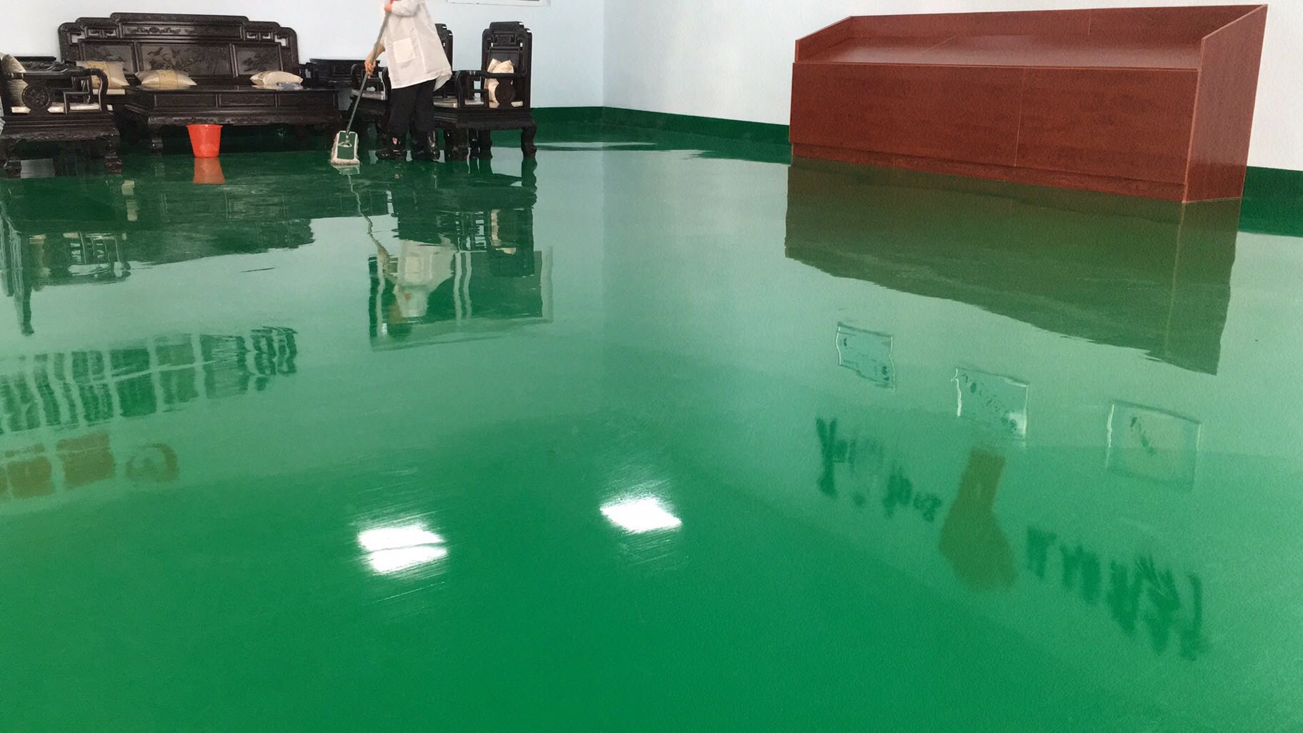 懷化市會同縣電子生產(chǎn)車間環(huán)氧防靜電地坪施工完成！感謝合作